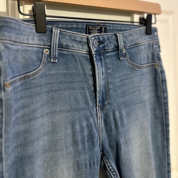 Abercrombie & Fitch Mid Rise Jean Leggings Size: 27 (4S) - Picture 6 of 6